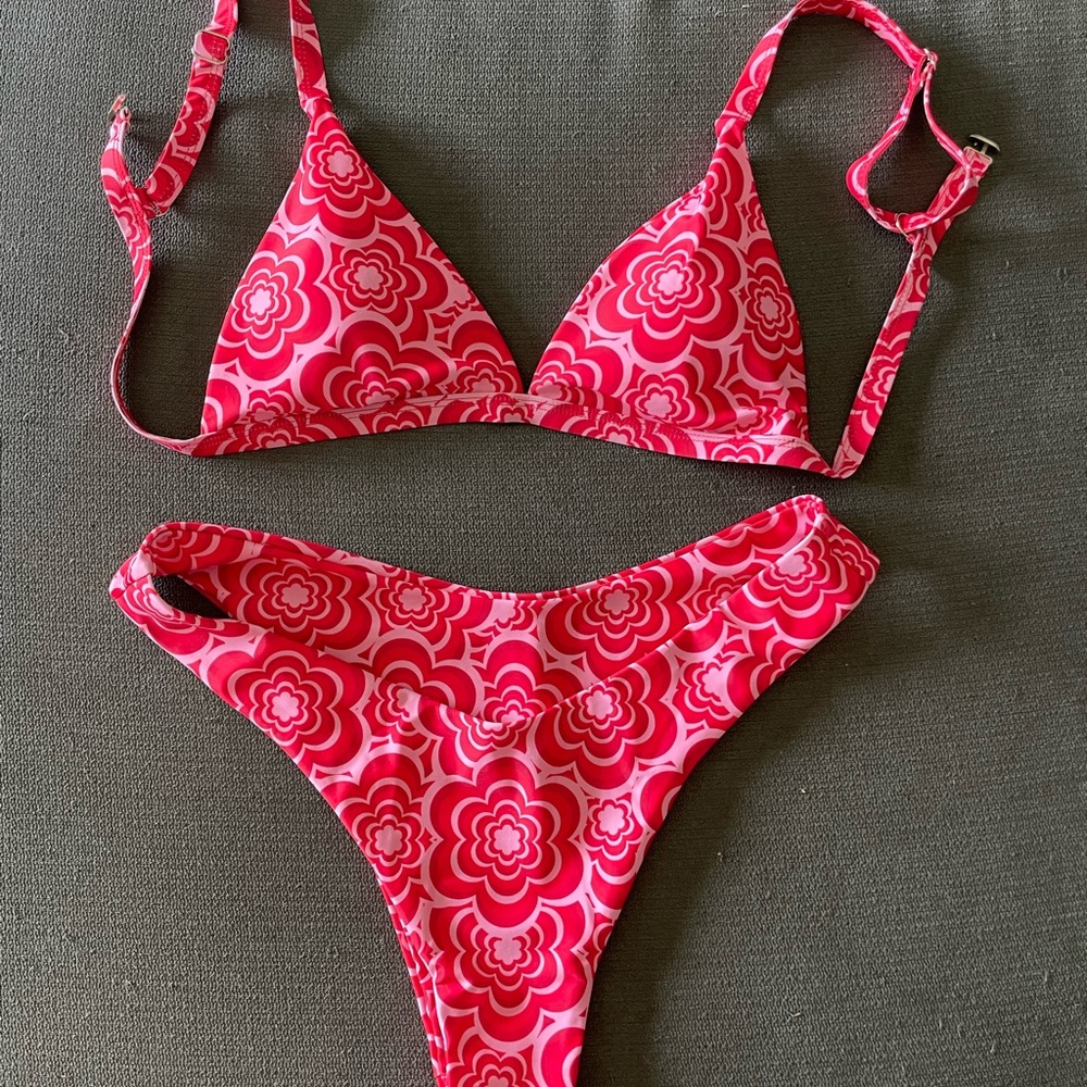 Pink shein bikini!